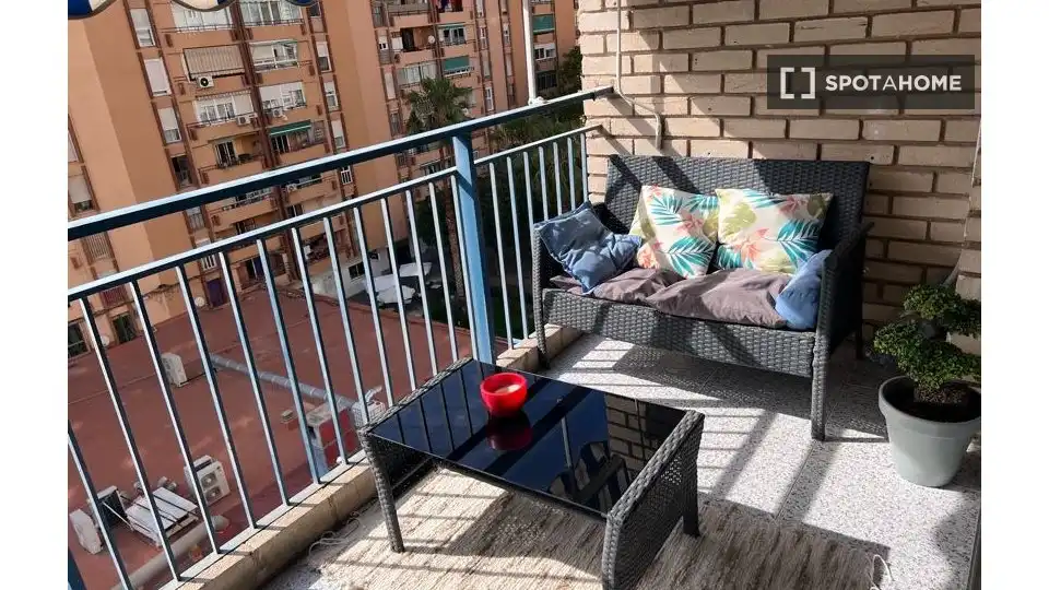 Appartamento con terrazza in affitto a Algirós
