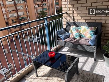 Flat with balcony to rent in Algirós