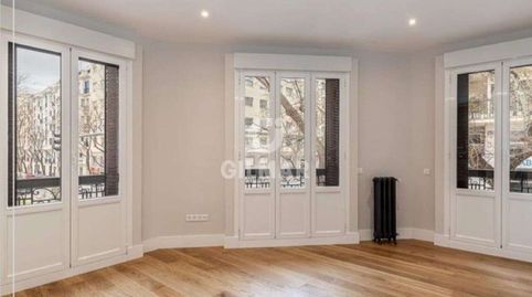 En pleno corazón del exclusivo barrio de Recoletos, en el distrito de Salamanca, se encuentra esta impresionante vivienda de 161 m, imatge 2
