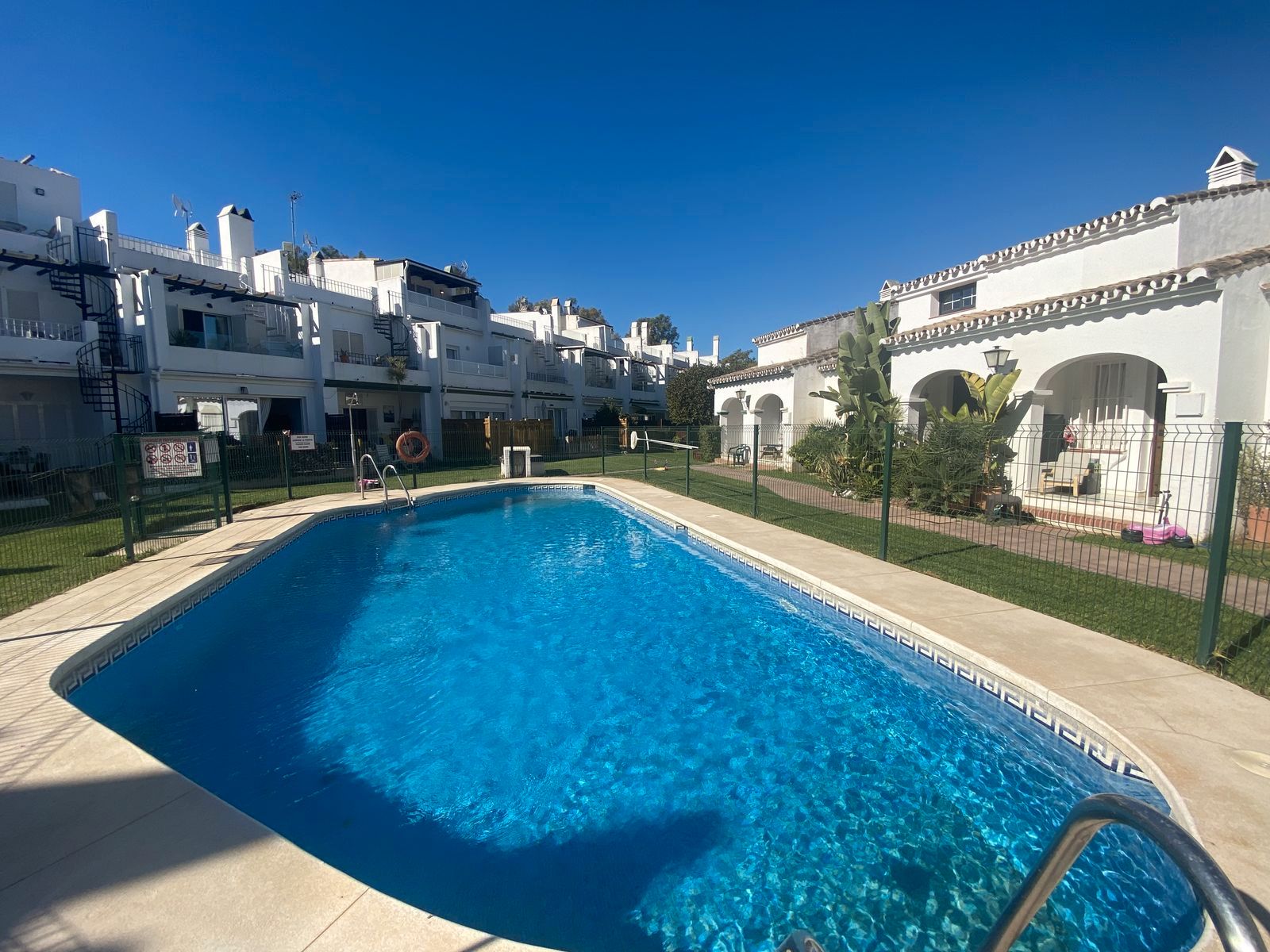Jardí de Casa adosada en venda en Mijas amb Aire condicionat, Terrassa i Moblat