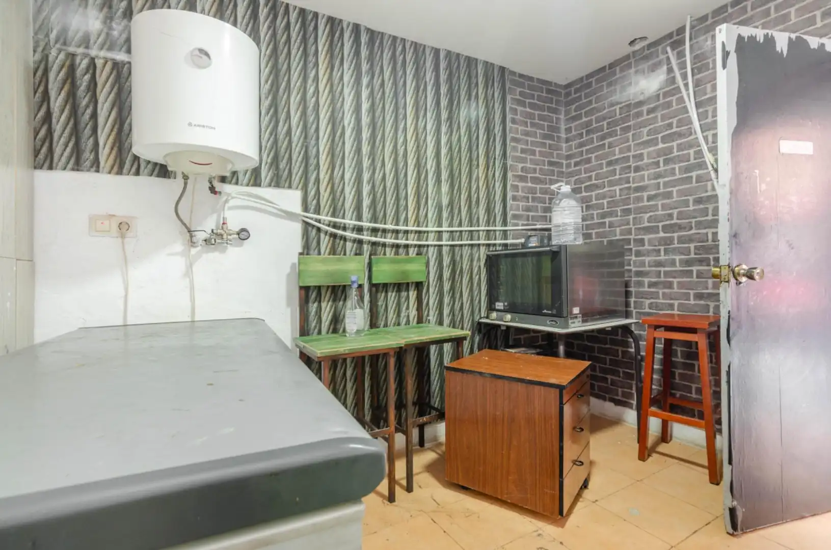 Schlafzimmer von Geschaftsraum zum Verkauf in Siero mit Möbliert