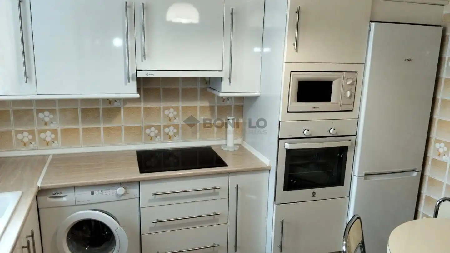 Cocina de Piso en venta en Teruel con Calefacción, Parquet y Amueblado