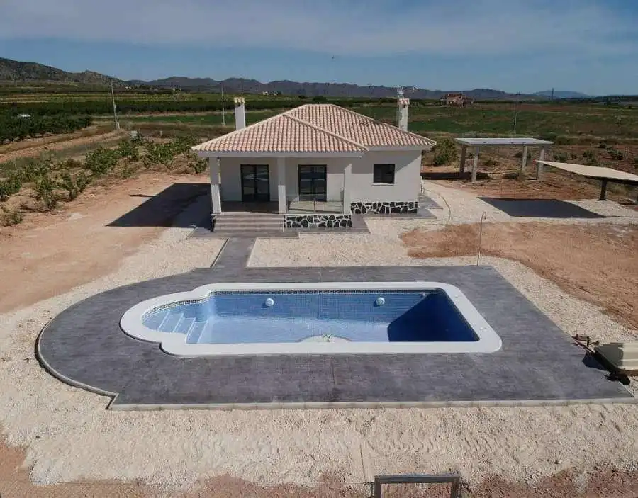Xalet amb piscina en venda a El Pinós / Pinoso, imagen 2