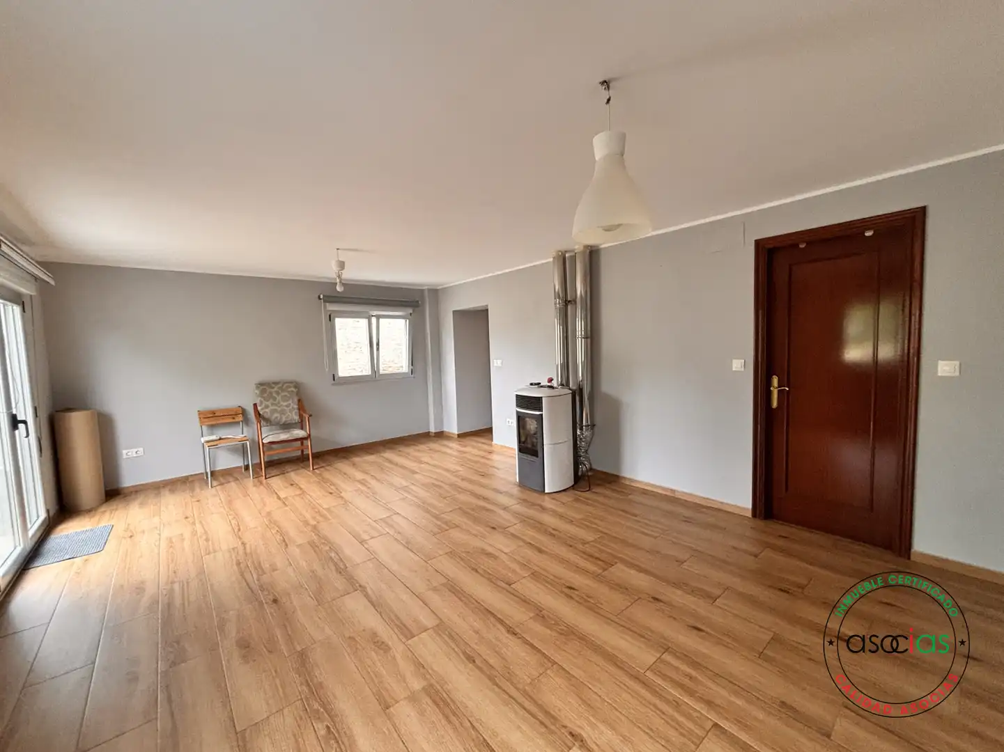 Wohnzimmer von Einfamilien-Reihenhaus zum Verkauf in Ribadeo mit Heizung und Abstellraum