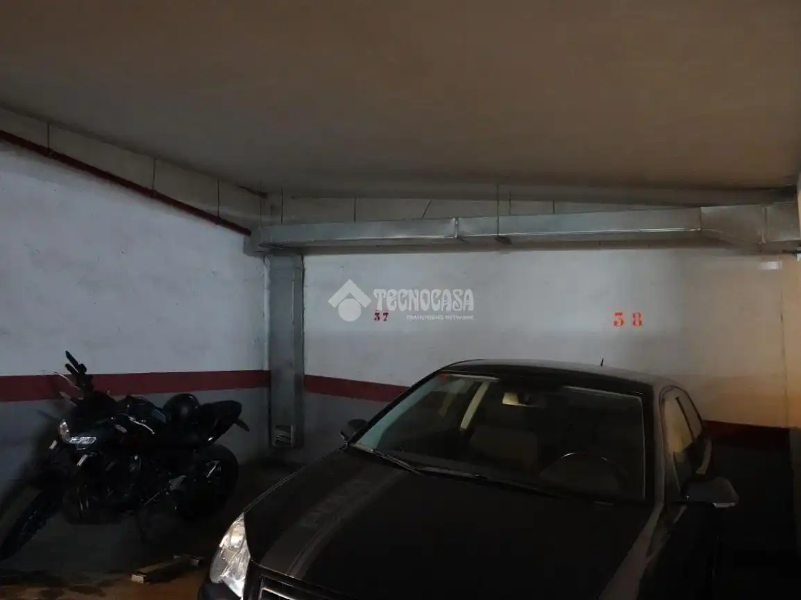 Einzelparkplatz zum Verkauf in Zona Botánico, imagen 9