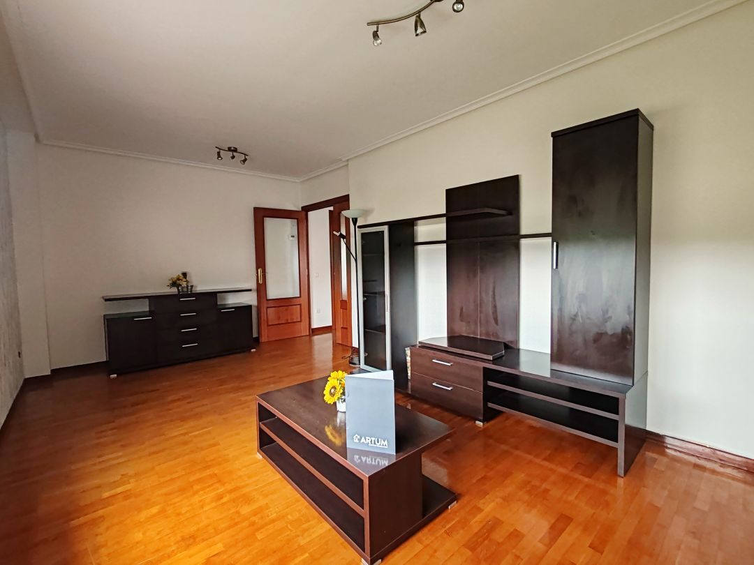 Living room of Flat for sale in  Logroño  with Heating, Private garden and Storage room