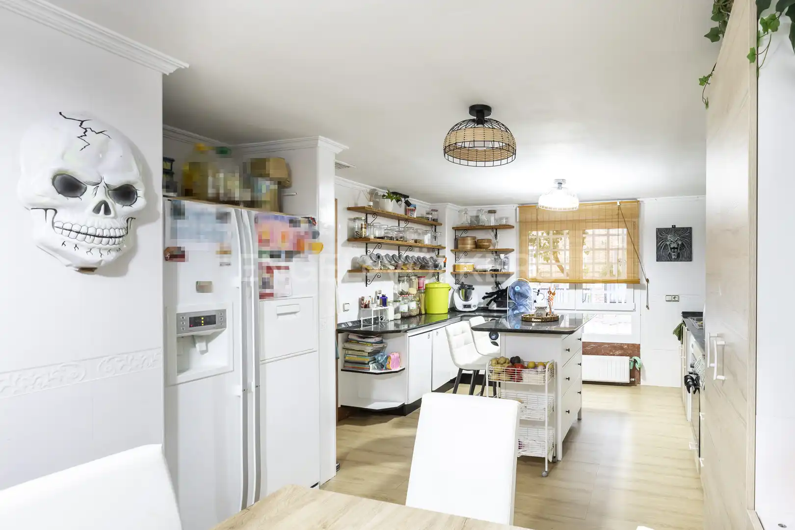 Cocina de Casa o chalet en venta en Madrid con Aire acondicionado, Calefacción y Jardín privado