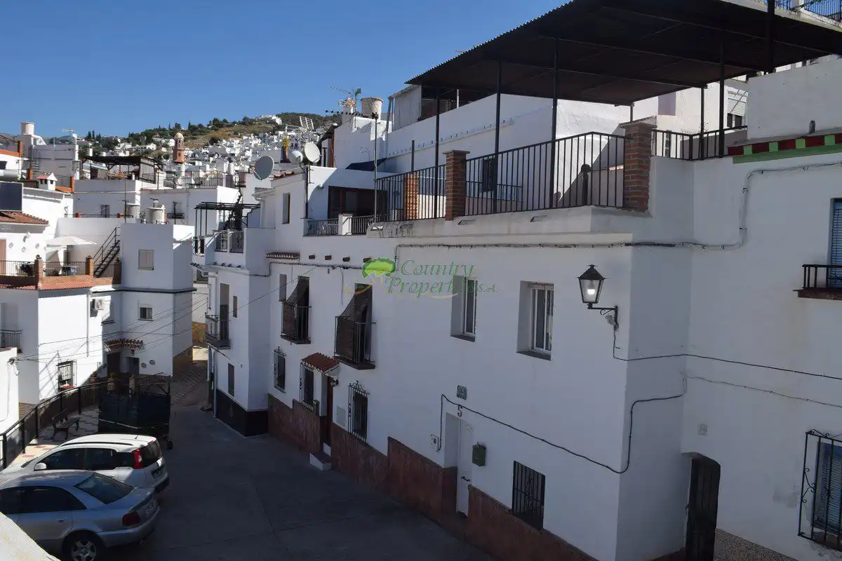 Vista exterior de Casa o xalet en venda en Cómpeta amb Terrassa i Traster