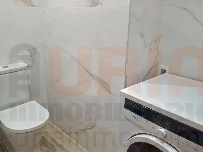 Baño de Piso de alquiler en Oviedo  con Calefacción, Amueblado y Lavadora