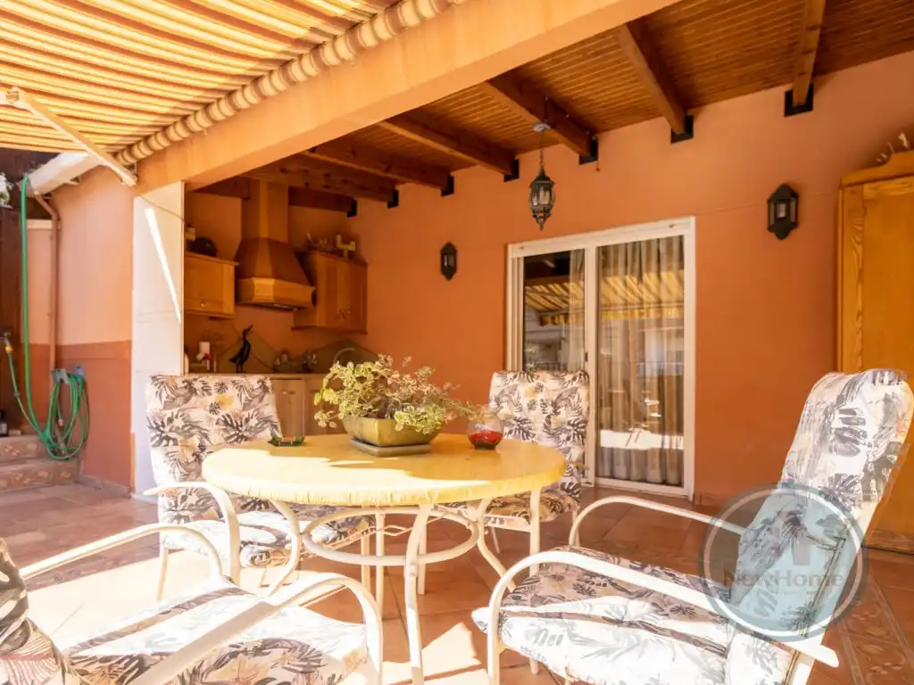 Casa adosada en venta en Crevillent