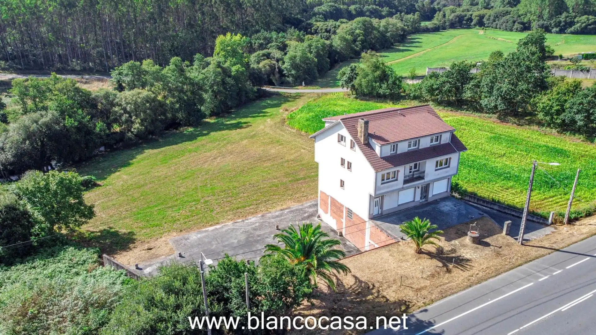 Casa o chalet en venta en Carballo con Calefacción, Jardín privado y Trastero
