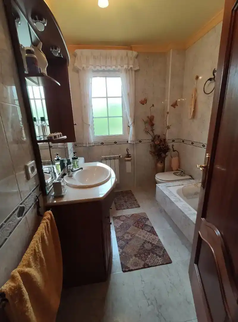 Bany de Casa o xalet en venda en Sarria amb Balcó
