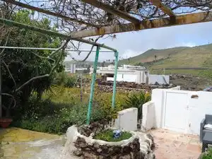 Vista exterior de Casa o chalet en venta en Haría con Jardín privado, Terraza y Amueblado