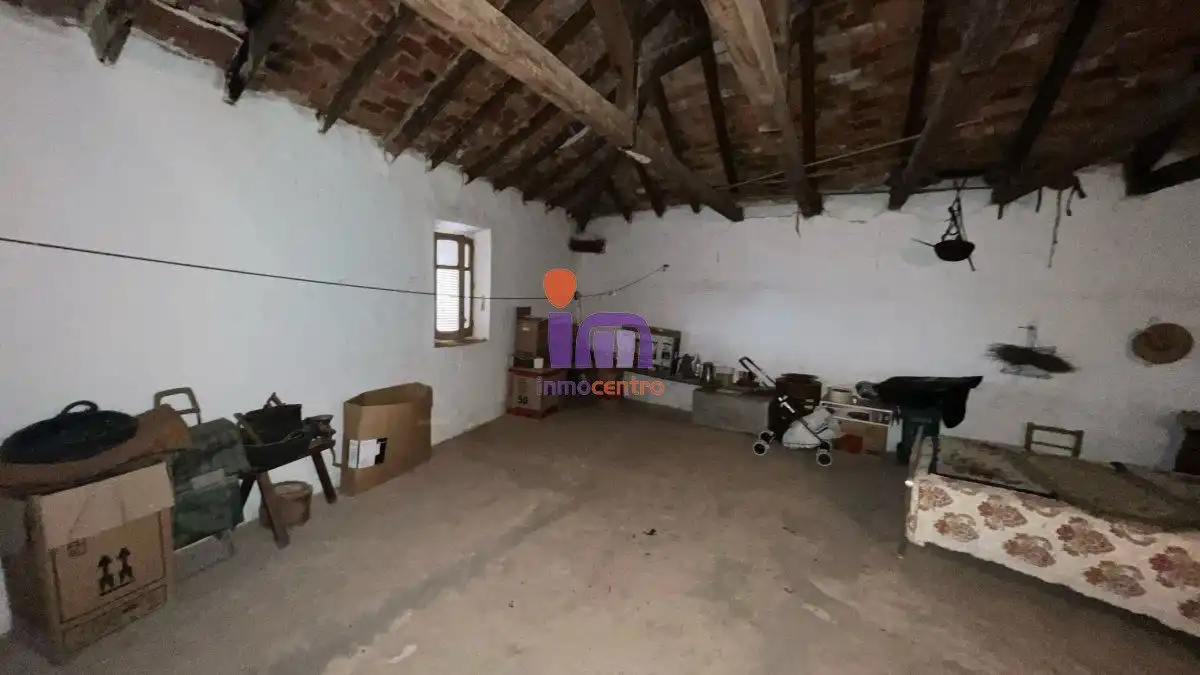 Casa o xalet en venda en Alcubillas amb Traster