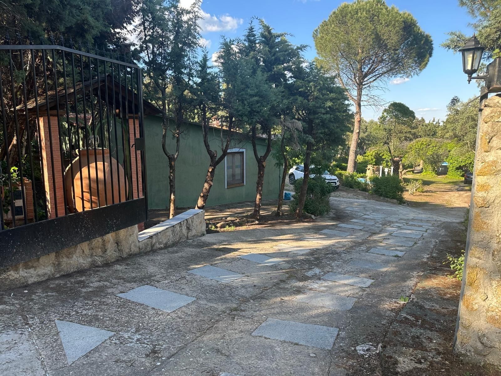 Exterior view of Country house for sale in Nuño Gómez  with Air Conditioner, Heating and Private garden
