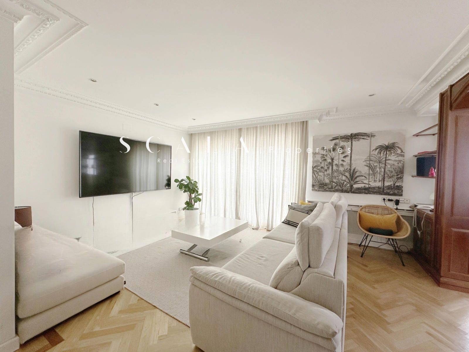Living room of Attic for rent in  Madrid Capital  with Air Conditioner, Heating and Swimming Pool