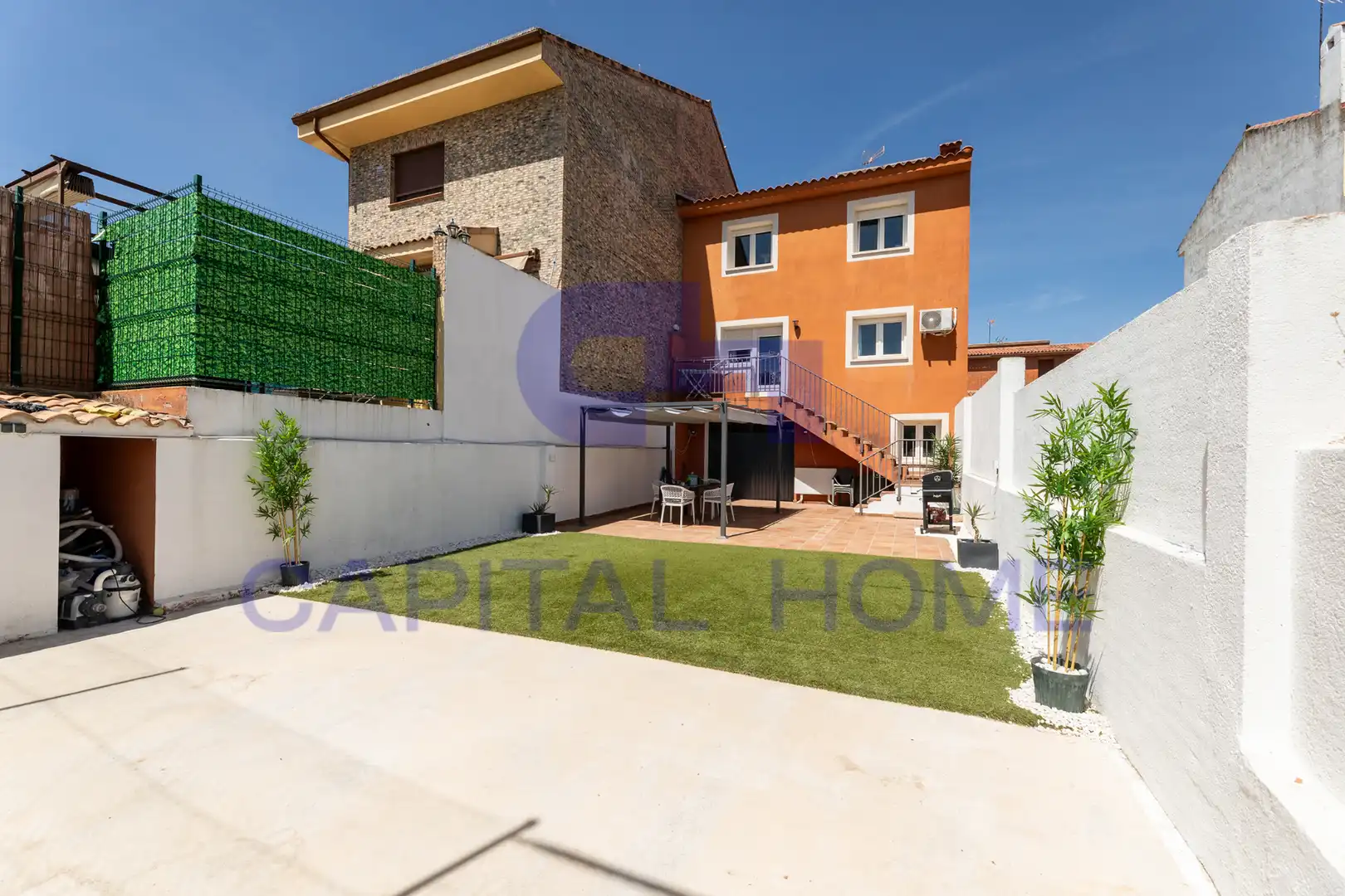 Terraza de Casa adosada en venta en Navalcarnero con Aire acondicionado, Calefacción y Jardín privado