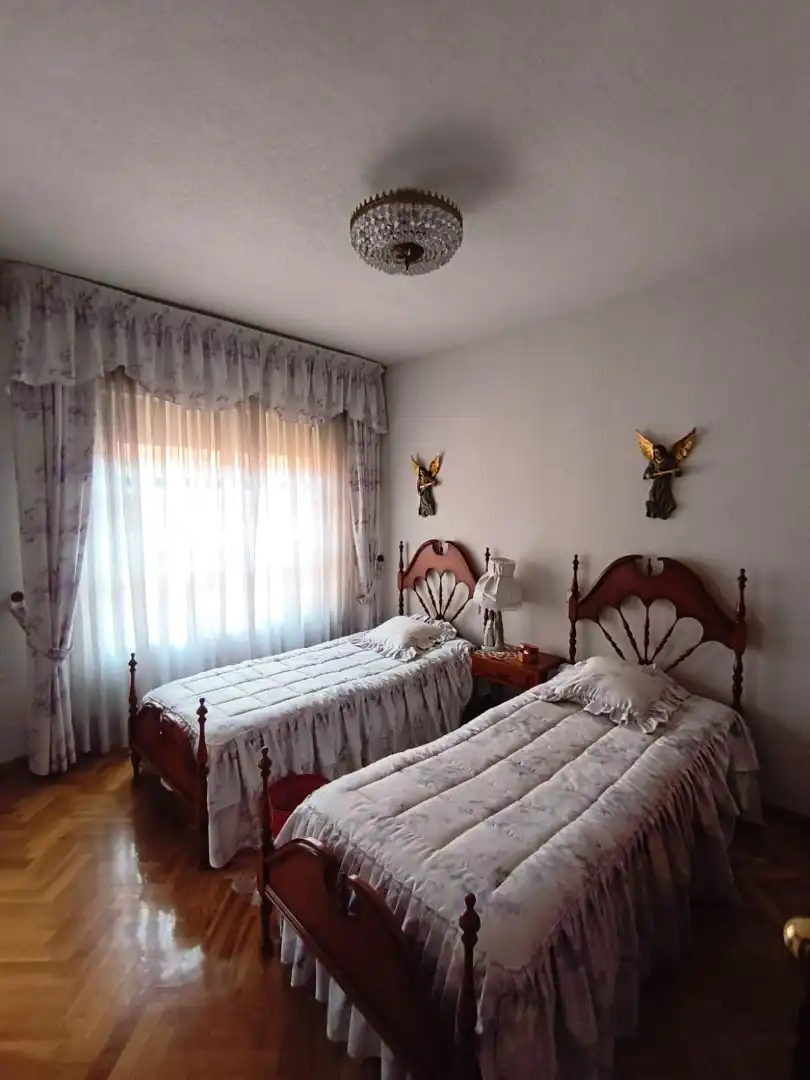 Habitación de Casa o chalet en venta en Guadalajara con Calefacción