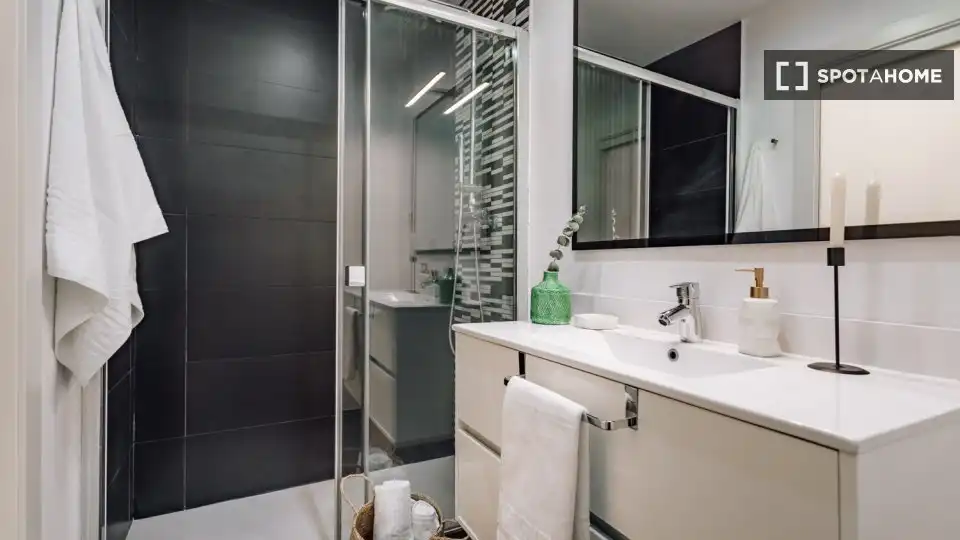 Flat with terrace to rent in Eixample, imagen 5