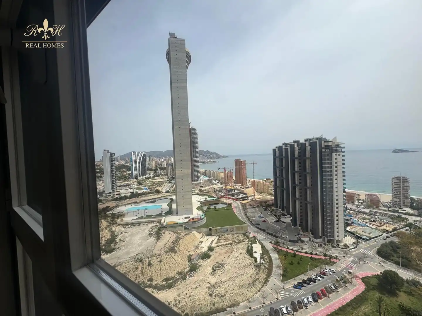 Vista exterior de Piso en venta en Benidorm con Aire acondicionado, Terraza y Piscina