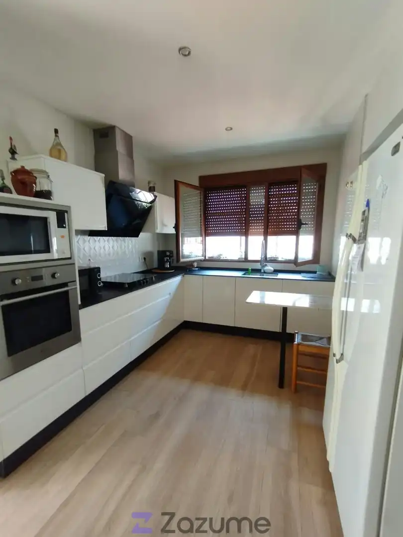 Cuina de Casa o xalet de lloguer en Jaén amb Aire condicionat, Terrassa i Moblat