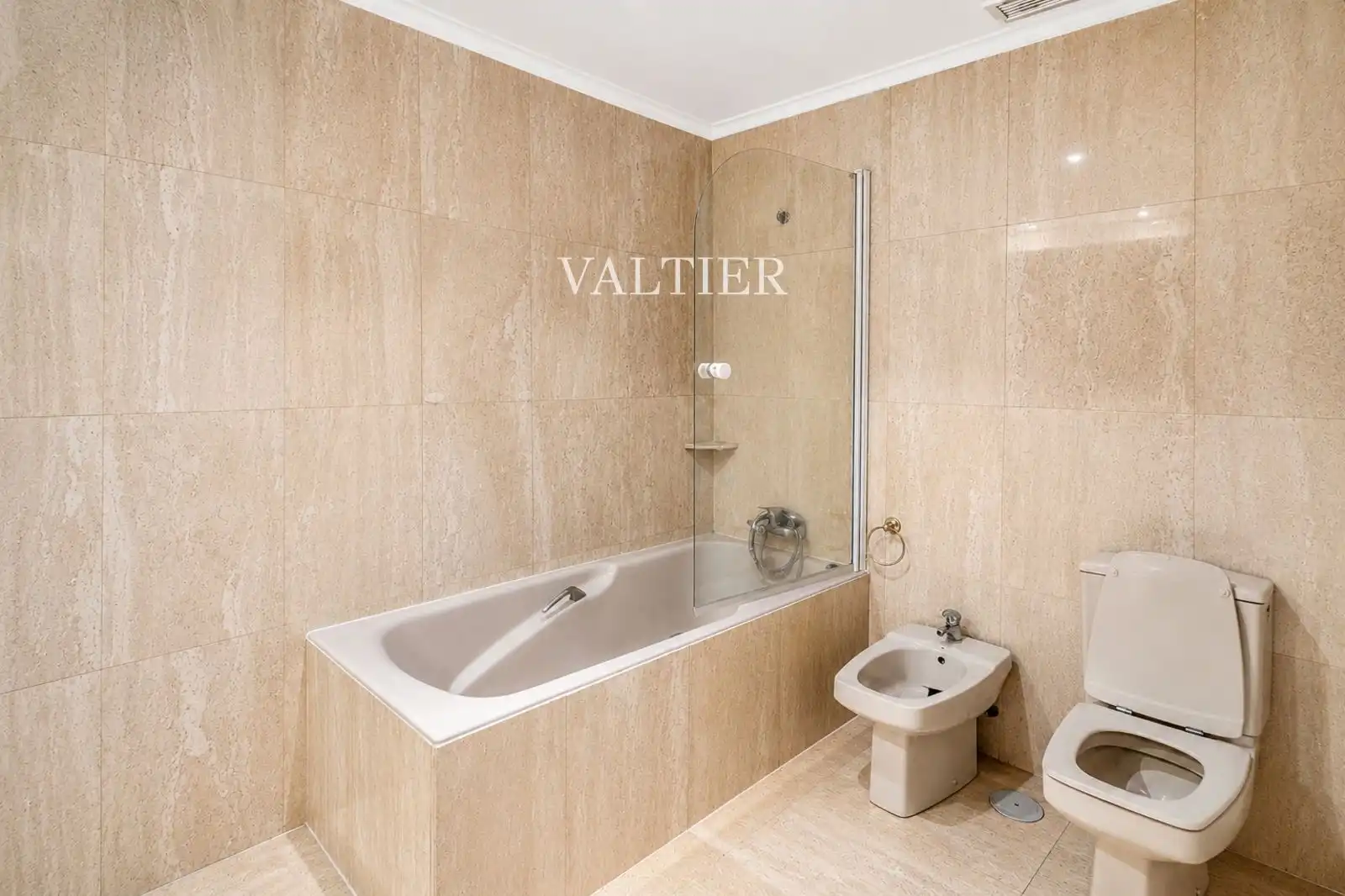 Bathroom of Flat for rent in Madrid
