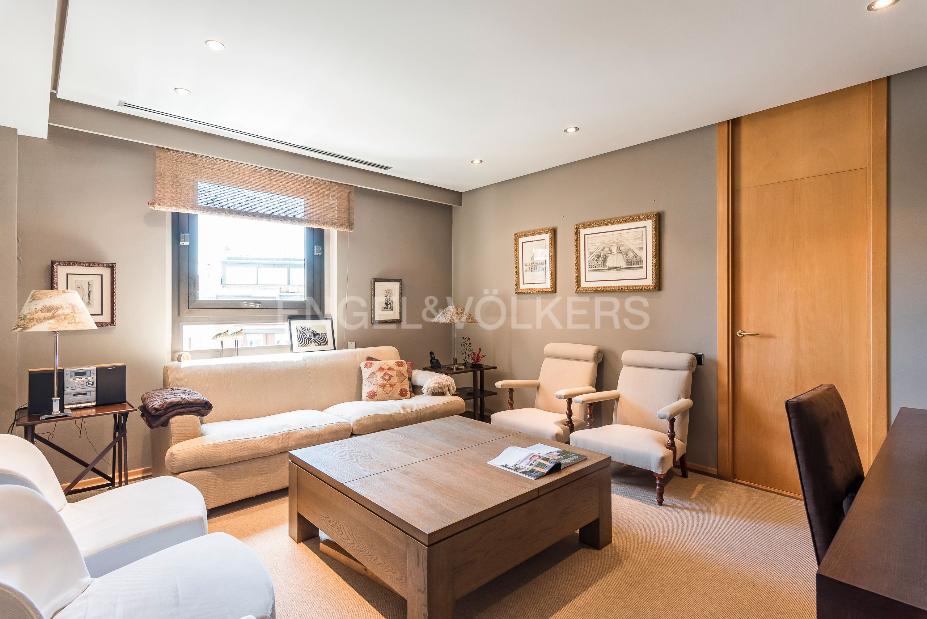 Living room of Apartment to rent in  Madrid Capital  with Air Conditioner, Heating and Parquet flooring