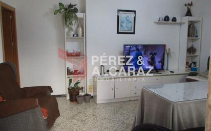 Sala d'estar de Casa o xalet en venda en Palma del Río amb Terrassa i Balcó