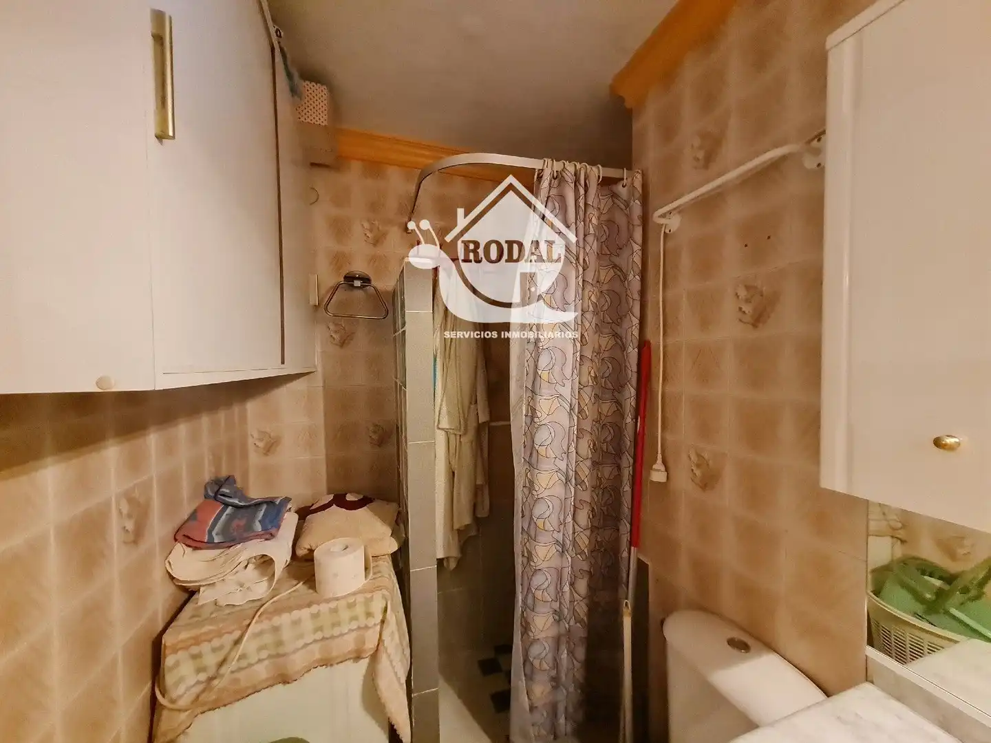 Baño de Piso en venta en Almería con Calefacción, Amueblado y Horno