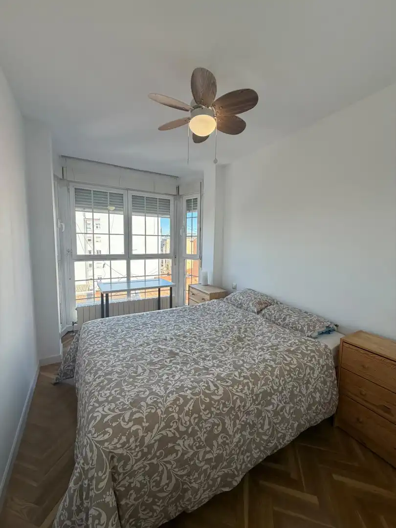 Wohnung zur Miete in Calle MARQUES DE VIANA, Valdeacederas