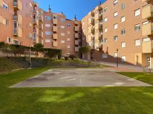 Vista exterior de Apartamento en venta en Haro con Calefacción, Parquet y Trastero