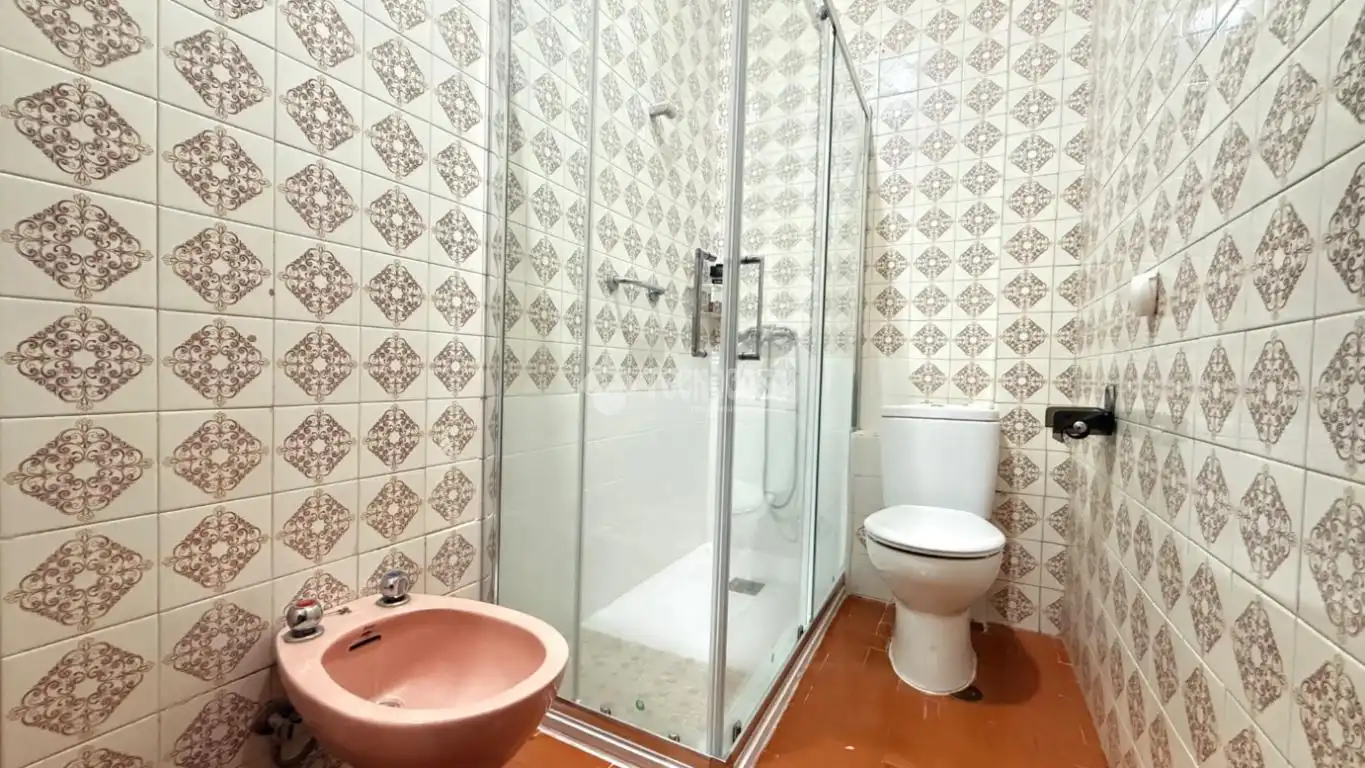 Bathroom of Flat for sale in Fuensalida, Toledo