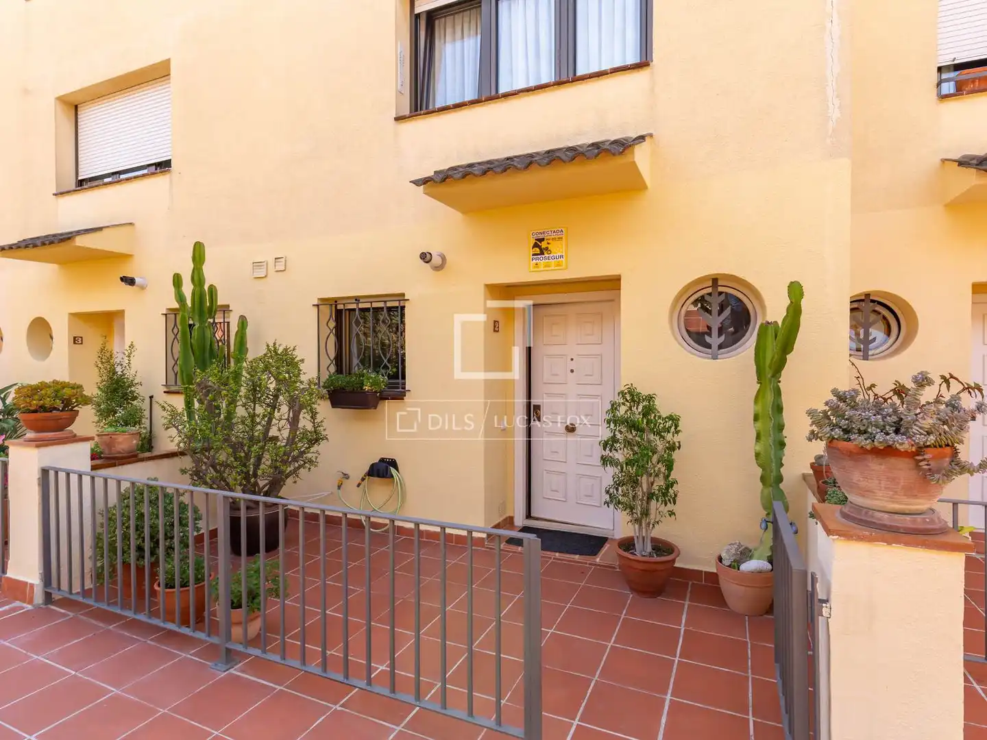 Vista exterior de Casa o chalet en venta en Sant Just Desvern con Aire acondicionado, Calefacción y Jardín privado