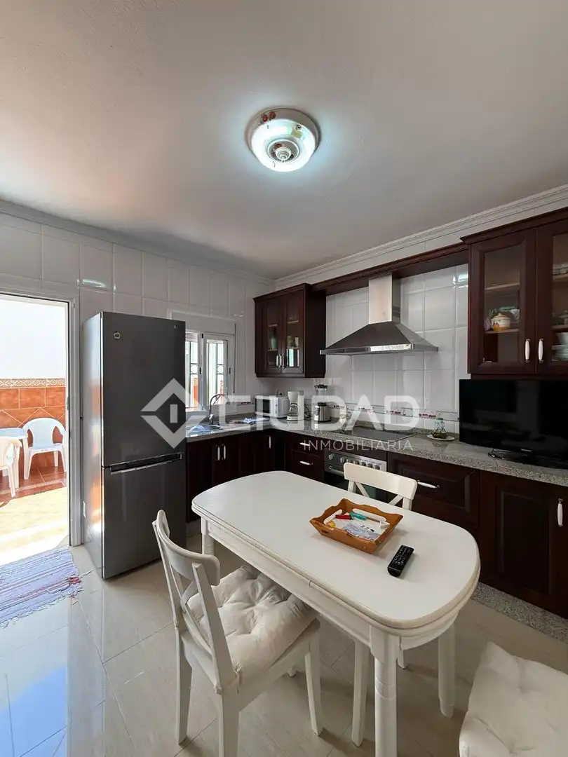 Cuina de Casa o xalet en venda en Chipiona amb Aire condicionat i Terrassa