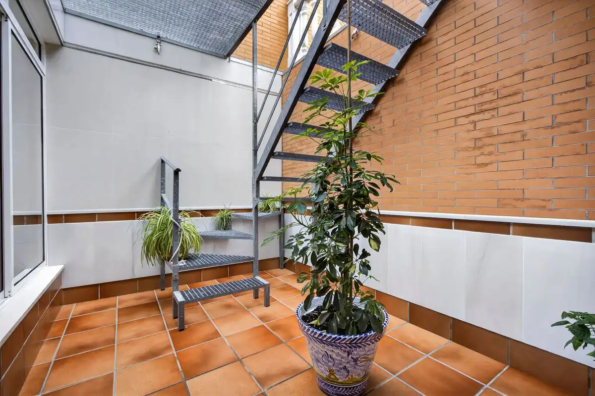 Terrassa de Casa adosada en venda en Santiponce amb Aire condicionat, Calefacció i Jardí privat
