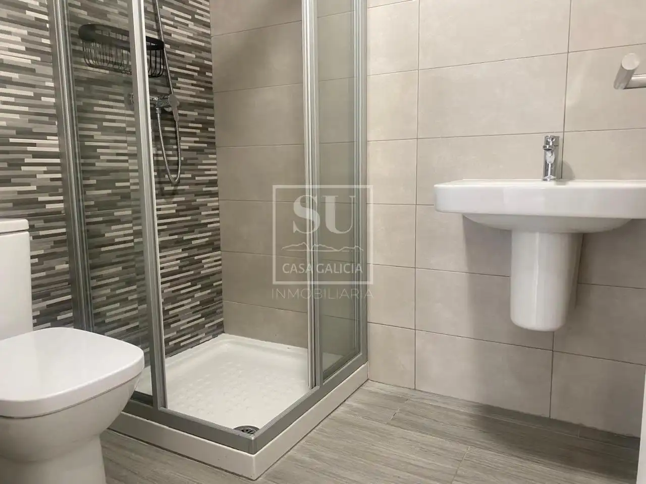 Baño de Piso de alquiler en Baiona con Calefacción, Terraza y Trastero