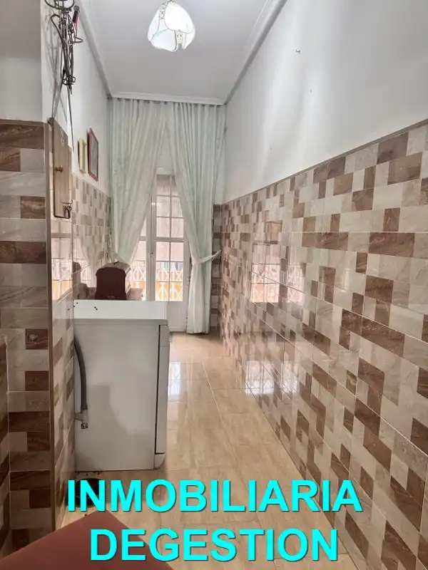 Cuina de Casa o xalet en venda en Linares amb Aire condicionat, Jardí privat i Terrassa