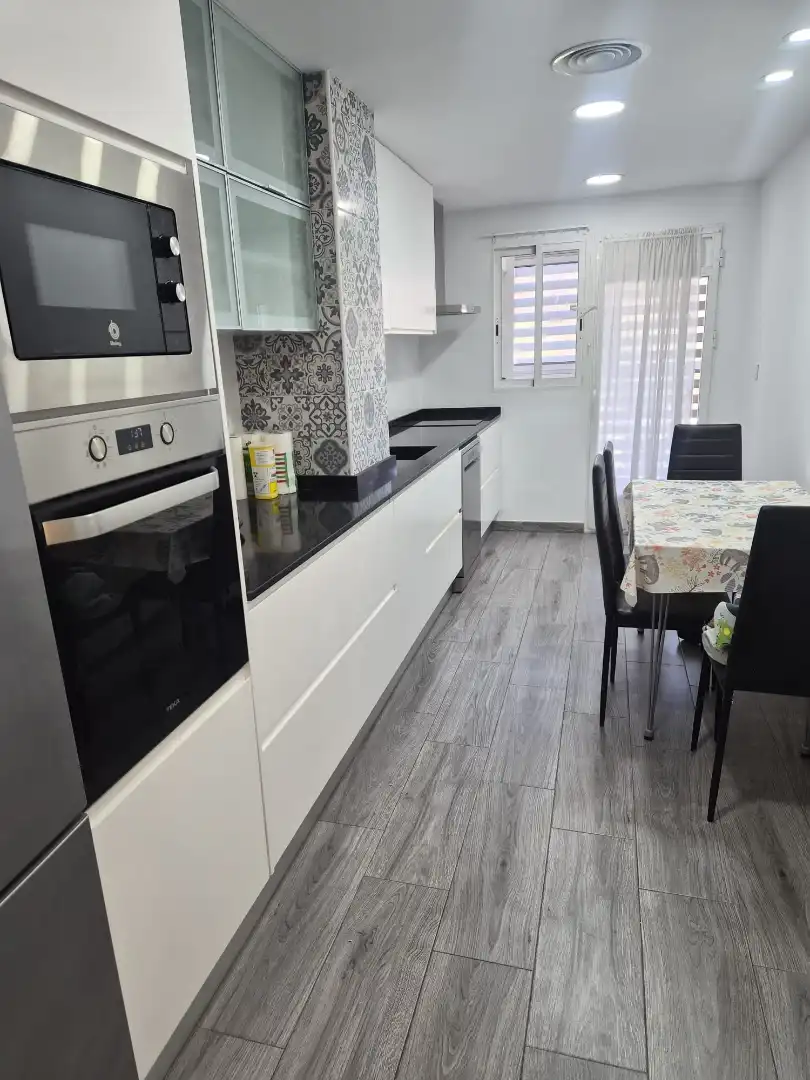 Kitchen of Flat for rent in Valencia  with Air Conditioner, Heating and Parquet flooring
