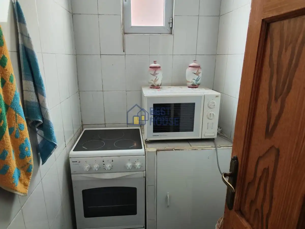 Cuina de Casa o xalet en venda en León Capital  amb Calefacció, Jardí privat i Parquet