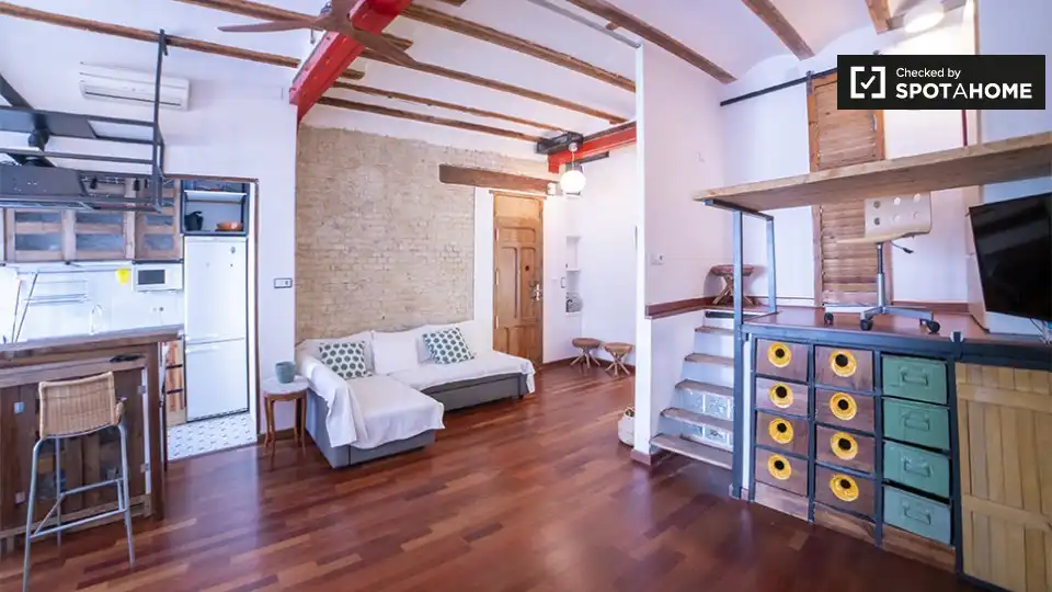Flat with terrace to rent in L'Eixample