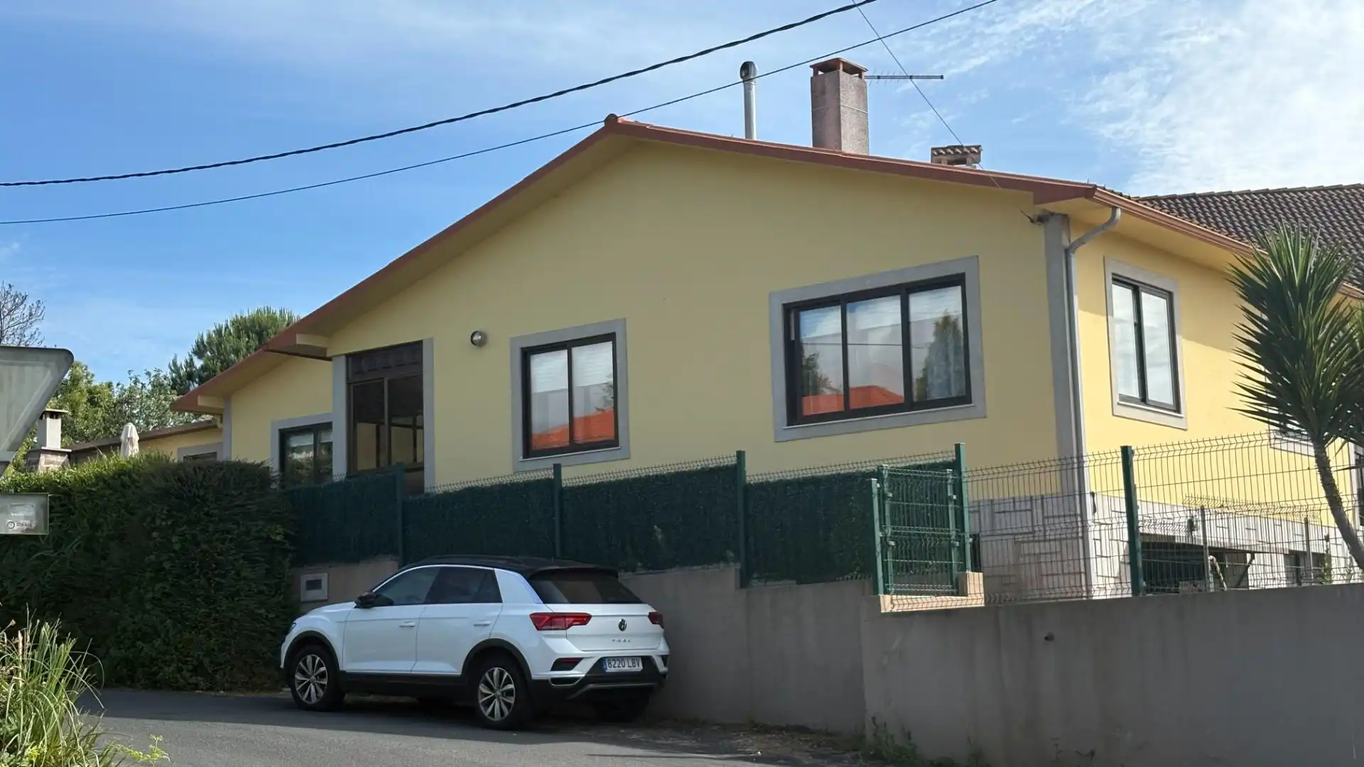 Vista exterior de Casa o xalet en venda en Mugardos amb Calefacció