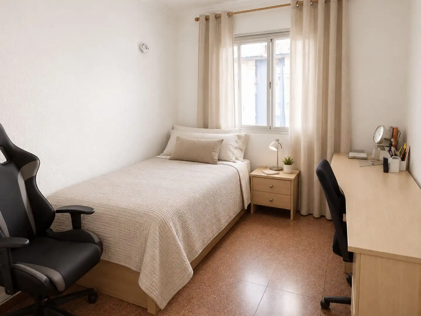 Dormitori de Pis en venda en Málaga Capital amb Terrassa i Balcó