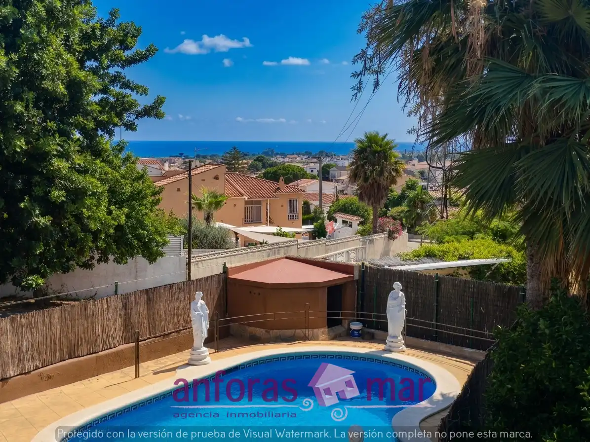 Casa amb terrassa en venda a Creixell