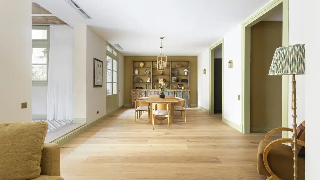 Comedor de Apartamento en venta en Barcelona con Aire acondicionado, Jardín privado y Parquet