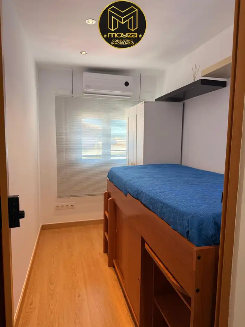 Bedroom of Flat for rent in Jaén  with Air Conditioner and Heating