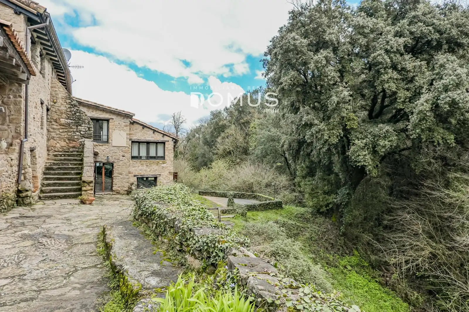 Vista exterior de Finca rústica en venta en Santa Pau con Calefacción, Parquet y Piscina