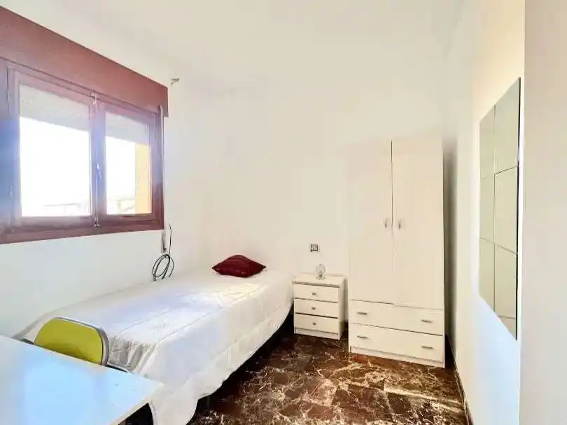 Piso con ascensor en venta en Baza, imagen 7