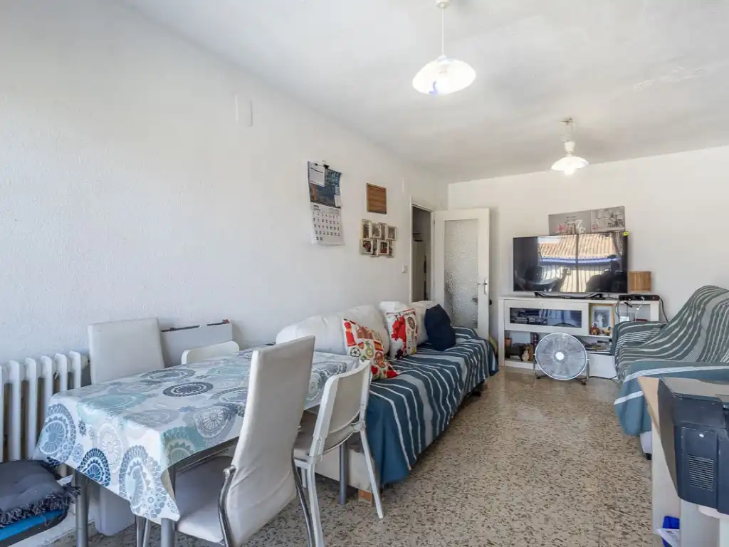 Sala d'estar de Pis en venda en Granada amb Calefacció