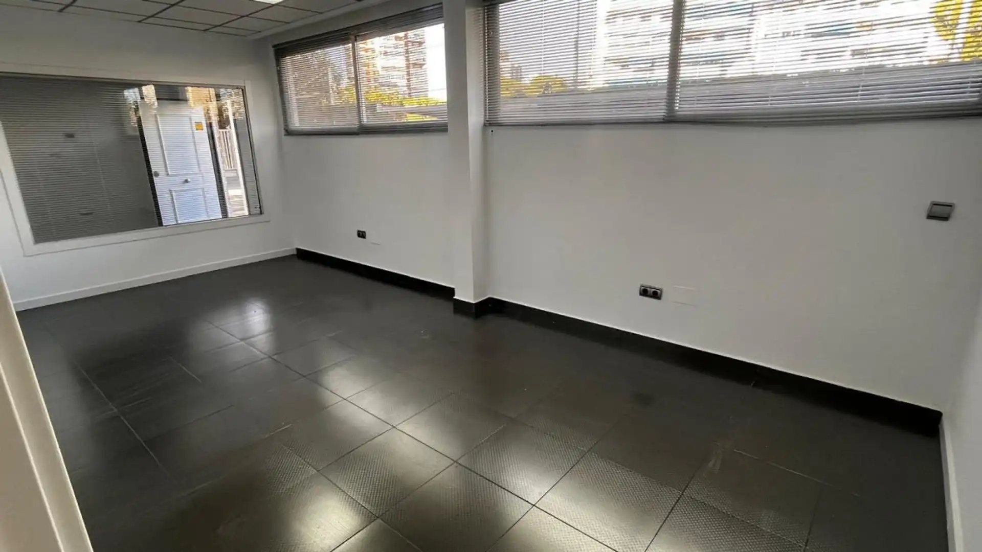 Local en venda en Alicante / Alacant amb Aire condicionat