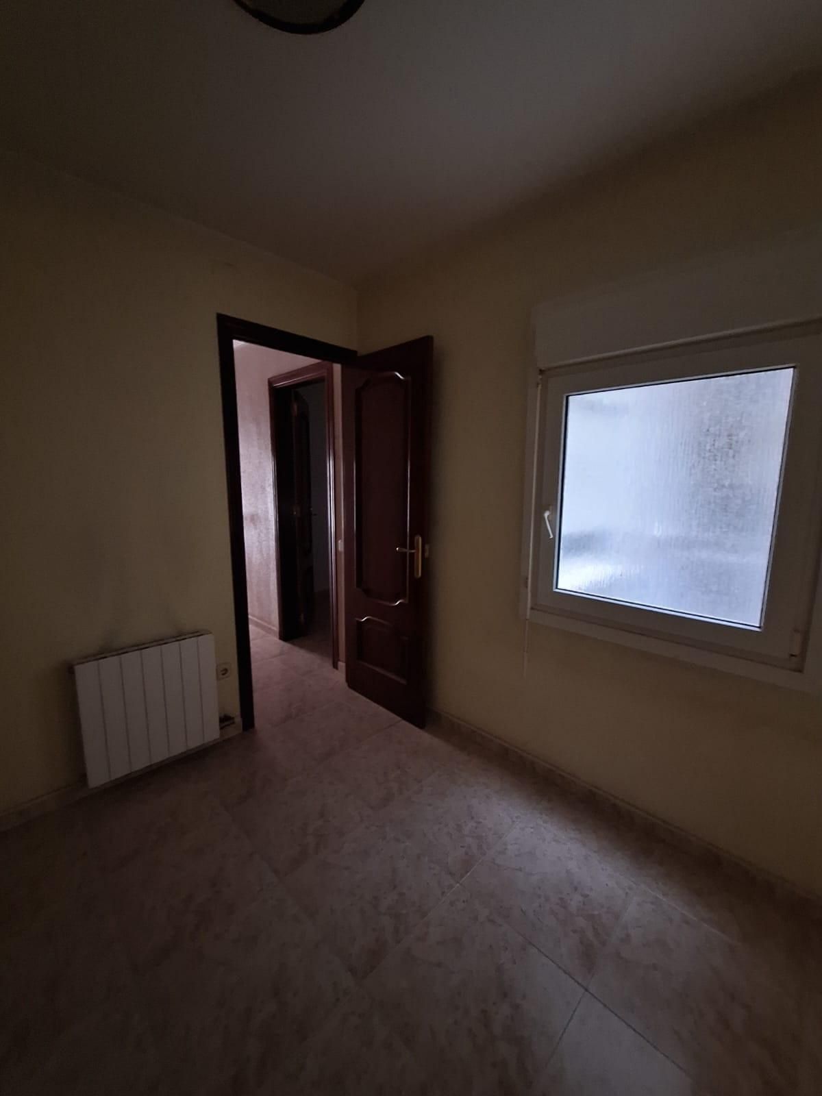 Habitación de Piso en venta en Sabadell con Aire acondicionado, Calefacción y Balcón